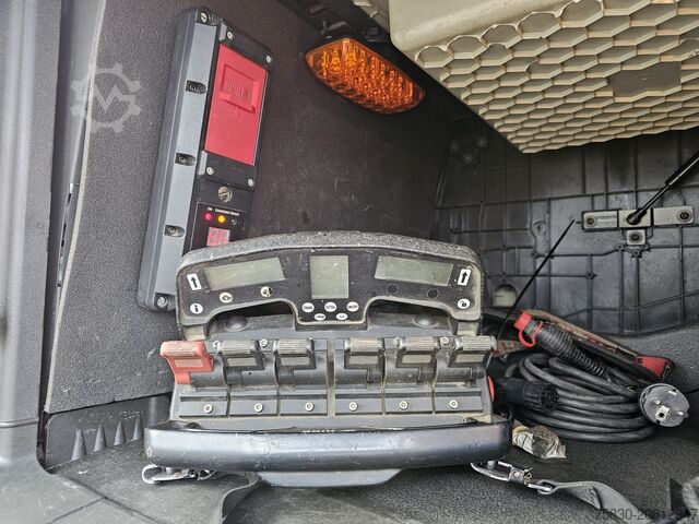 Platforma ładunkowa Volvo FH 540 8x4*4 / HIAB 548E-9 CRANE + WINCH / KRAN