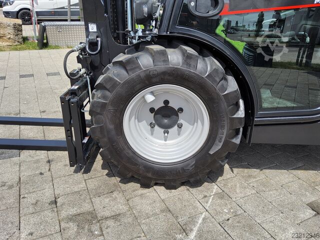 Empilhadeira todo-o-terreno Manitou MC 30-4
