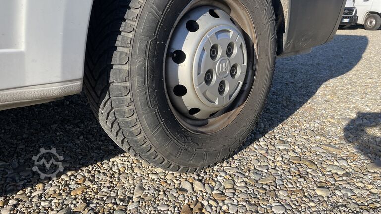 Caravan/camper Fiat Weinsberg Carabus 600 K | 4 Posti Letto | Completamente Attrezzato