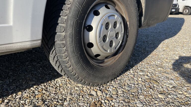 Caravan/camper Fiat Weinsberg Carabus 600 K | 4 Posti Letto | Completamente Attrezzato