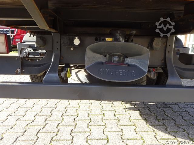 Pick-up bestelwagen MERCEDES-BENZ 822 Atego Pritsche Doppelkabine 4x2