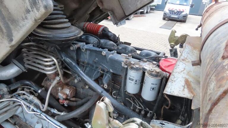 Tipper MAN 35.362 8x4 Euro 2, ZF manual gearbox, VERY clean