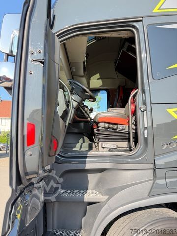 Tung lastbil VOLVO FH 750 6X2/4 in Voll- Ausstattung, Kipphydraulik