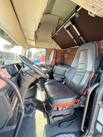 Tung lastbil VOLVO FH 750 6X2/4 in Voll- Ausstattung, Kipphydraulik