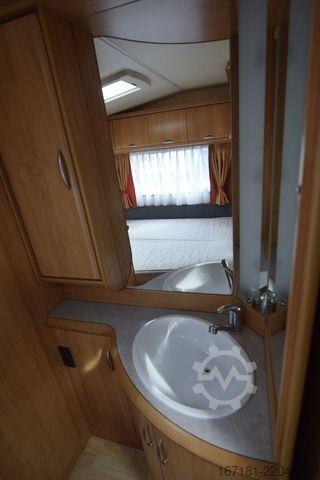 Karavan HOBBY Excellent 540 UFE mit Markise und Vorzelt