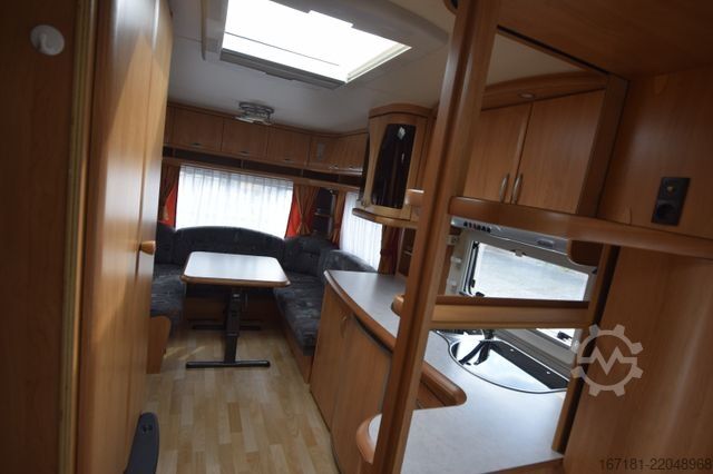 Karavan HOBBY Excellent 540 UFE mit Markise und Vorzelt