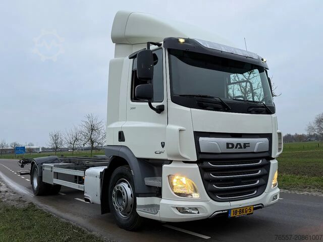 Fahrgestell mit Fahrerhaus DAF CF 300 CF 300 BDF of Chassic cabine. MOOIE NE...