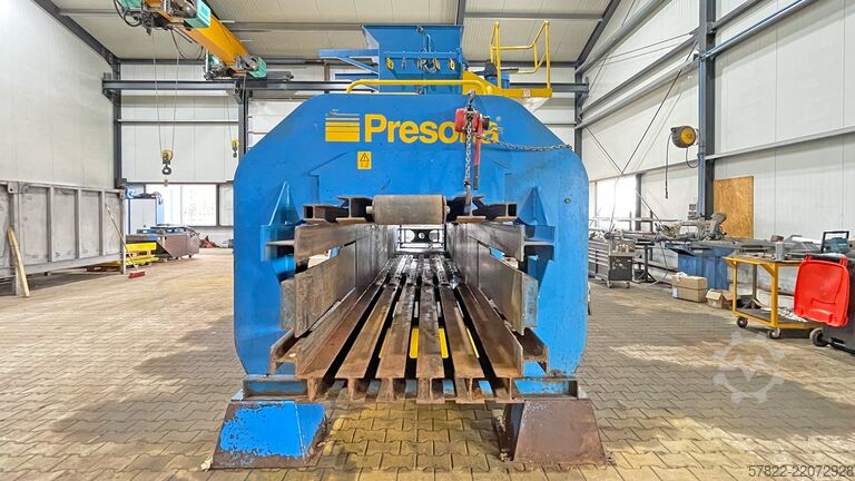 Presse à balles 22 kW, avec force de compression de 50 t Presona LP 50 EH 1