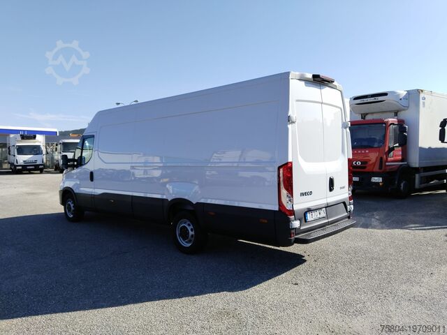 Carrinha de caixa fechada Iveco DAILY 35S18