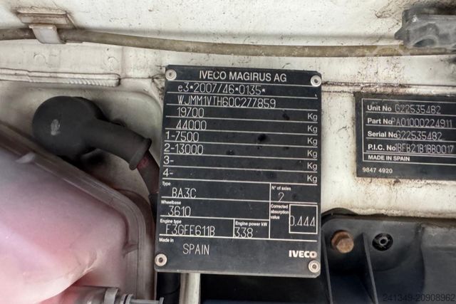 Standardní tahač IVECO Stralis 460 4x2 Racing