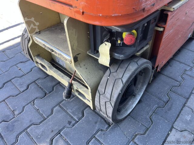 Platform med teleskopisk mast JLG 1230ES
