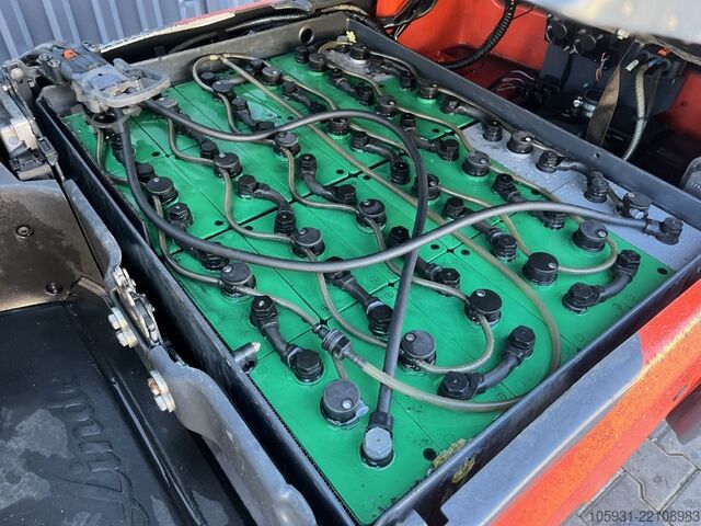 Elektrisk trehjulsgaffeltruck Linde E16-02