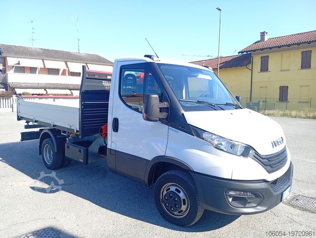 Żuraw + wywrotka trójstronna Iveco Daily 35