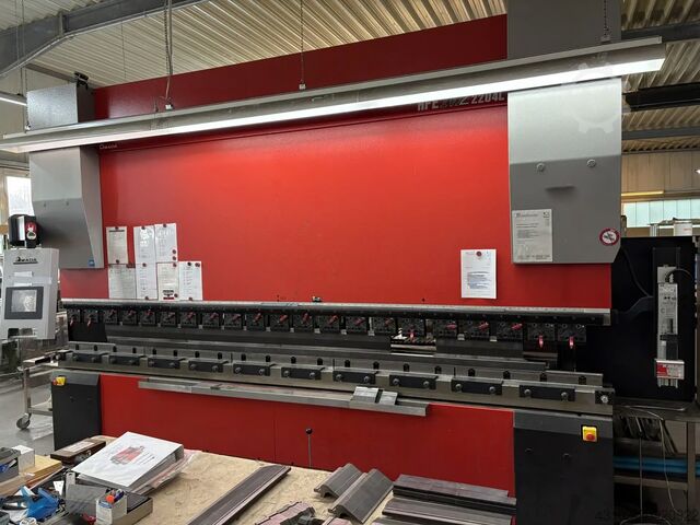  Amada HFE M2 2204 8 AXESL