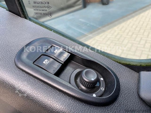 Podnośnik koszowy na samochodzie ciężarowym NISSAN NV400