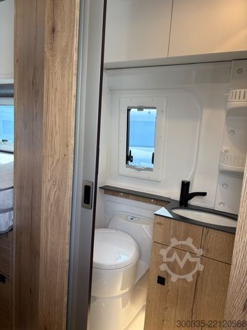 Camper van CLEVER Runner 636 Automatik- Längsbetten - Mj. 2026