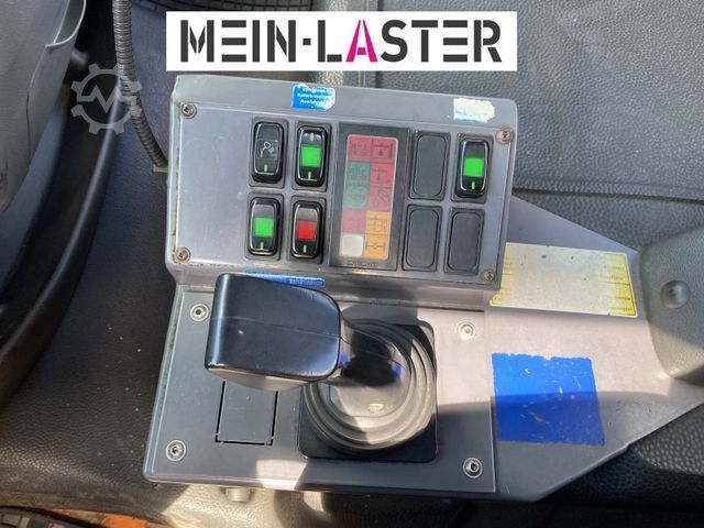 Camión con caja móvil MERCEDES-BENZ Kamag Wiesel Umsetzter Sattelplatte