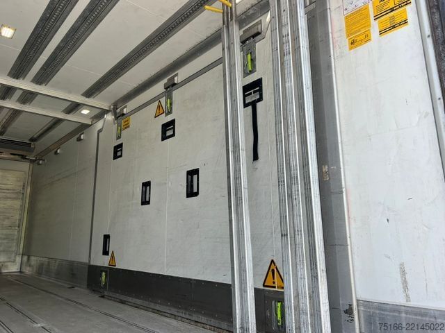 Camión frigorífico MERCEDES-BENZ ANTOS 2535 L Kühloffer 7,40 m LBW 2 T*Lenkachse
