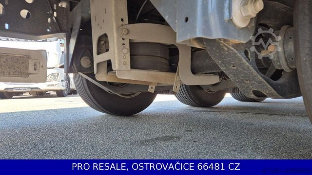 Semirimorchio con telone WIELTON NS3K MEGA + LIFTACHSE