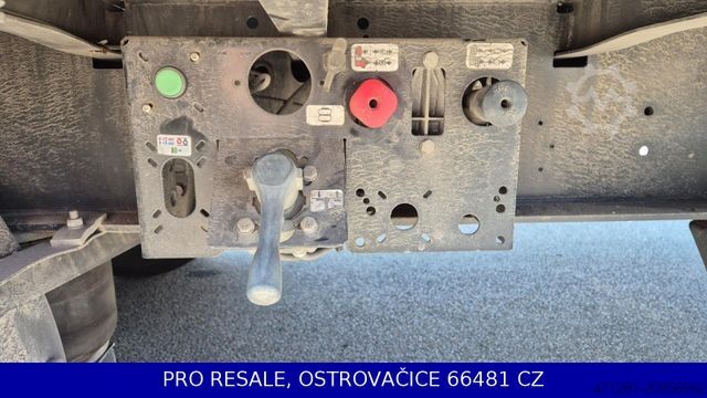 Semirimorchio con telone WIELTON NS3K MEGA + LIFTACHSE