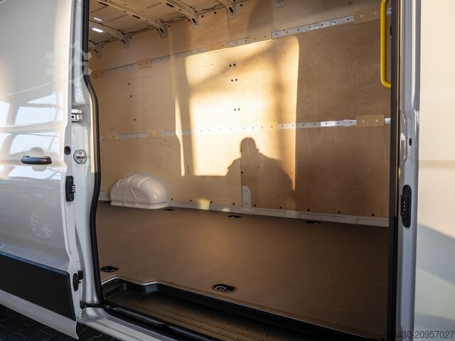 Dubă cu acoperiș înalt VW Crafter 35 lang Hochdach AHK LED AHK ACC LED