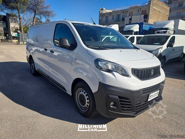Bestelwagen PEUGEOT EXPERT PASSO LUNGO 2023 KM 38000