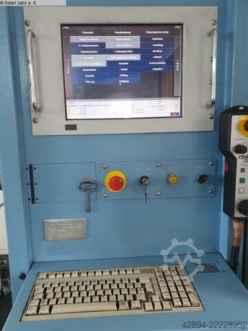 Centro de Usinagem - Vertical Roeders RFM760