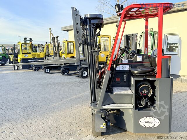 Négyirányú targoncát Combilift C3000CB GAS TRIPLEX 4900 FREE-LIFT