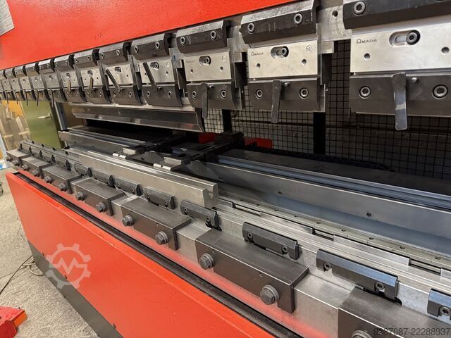 Presă de îndoire HFE220-3 Amada HFE220-3
