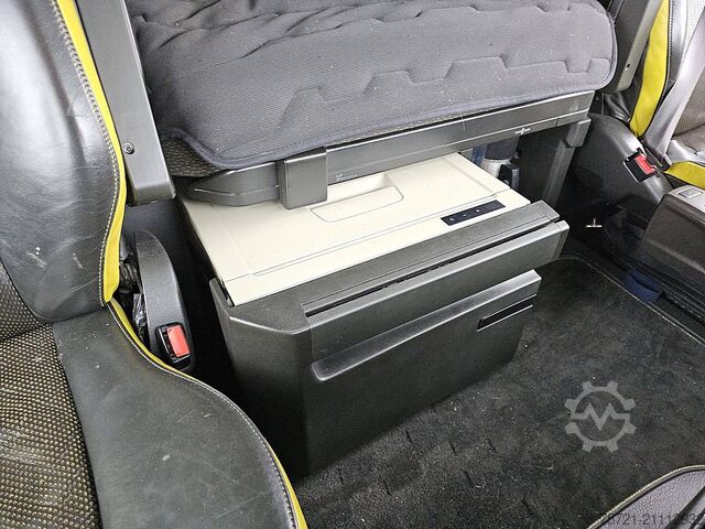 Chassis with cab VOLVO FH 16.750 6X2 RETARDER WB 430