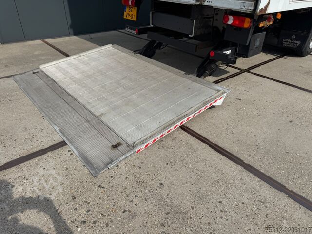 Suitcase Renault MIDLUM 180 DXI / EEV / Tail Lift / TUV:9-2026 /...