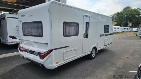 Campingvogn Hymer/Eriba Nova 530 Mover, Hubstützen,Arktis Paket