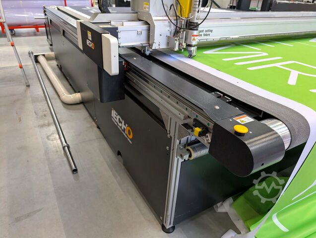 Máquina de corte de tecidos iECHO TK4S-3532