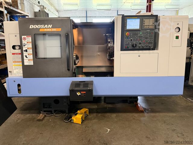 CNC svarv- och fräscenter DOOSAN Puma 300B