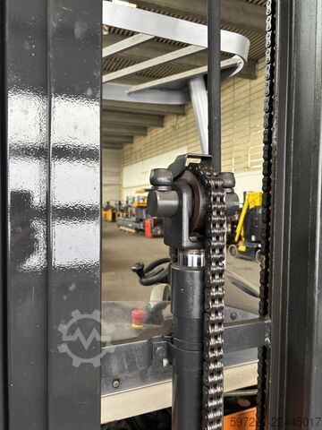 Carrelli retrattili Still FM-X12