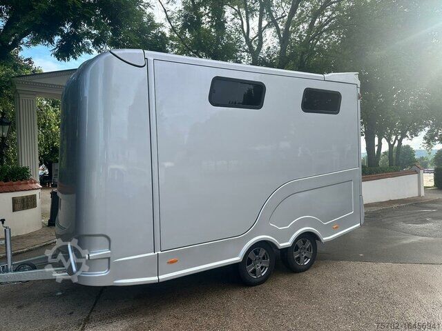 Veewagen Steinsberger 3 Pferde mit Bett Modell derfaller