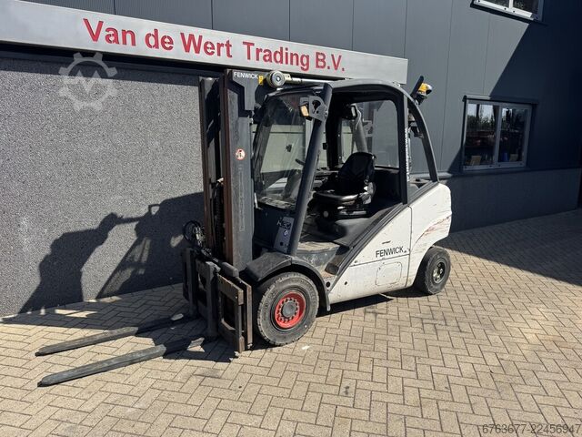  LINDE H30D-01 Triplo 465 Freelift / Sideshift / 4e Functie VW Diesel 2006