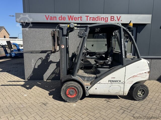  LINDE H30D-01 Triplo 465 Freelift / Sideshift / 4e Functie VW Diesel 2006