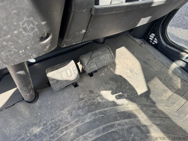  LINDE H30D-01 Triplo 465 Freelift / Sideshift / 4e Functie VW Diesel 2006