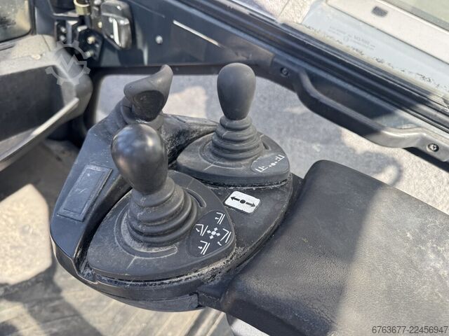  LINDE H30D-01 Triplo 465 Freelift / Sideshift / 4e Functie VW Diesel 2006