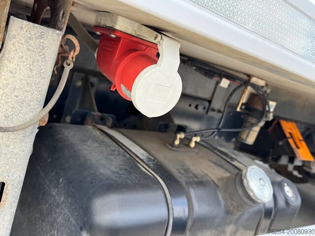 Hűtött/fagyasztott szállítás MAN TGL 12.220 THERMOKING T-1000r EURO6