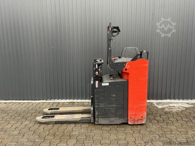 Stand-on stacker Linde D12S