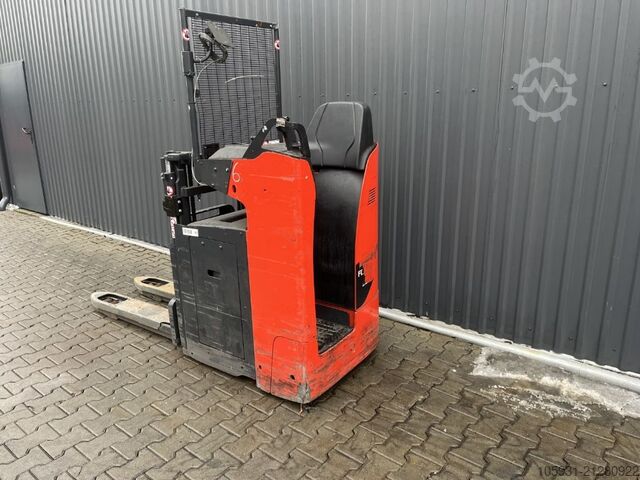 Stand-on stacker Linde D12S