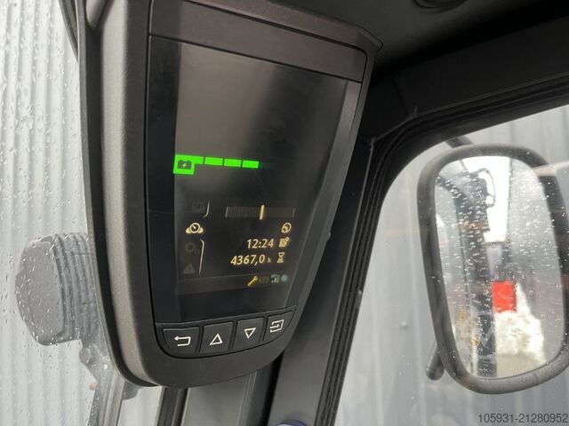 Electric 4-wheel forklift Linde E25-01