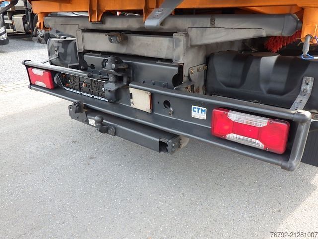 Three-way tipper van IVECO 70 C 18 DoKa/Kipper/Palfinger Kran/Greifer/2xAHK