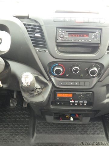 Three-way tipper van IVECO 70 C 18 DoKa/Kipper/Palfinger Kran/Greifer/2xAHK