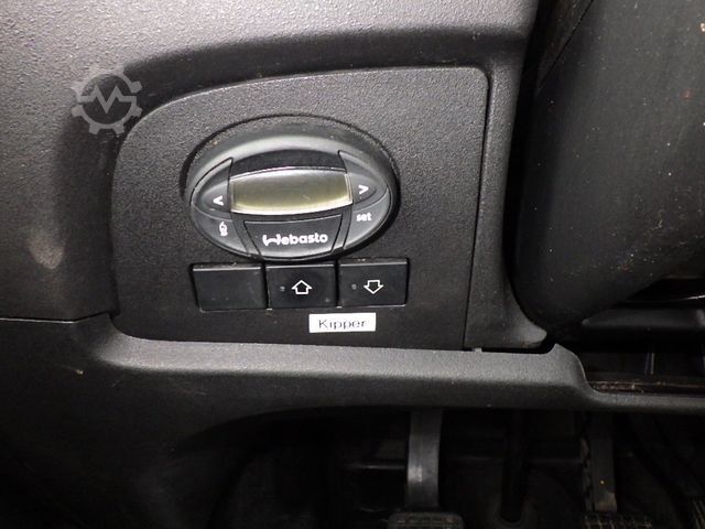 Three-way tipper van IVECO 70 C 18 DoKa/Kipper/Palfinger Kran/Greifer/2xAHK