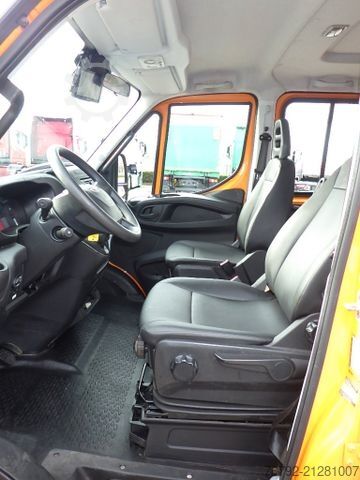 Three-way tipper van IVECO 70 C 18 DoKa/Kipper/Palfinger Kran/Greifer/2xAHK