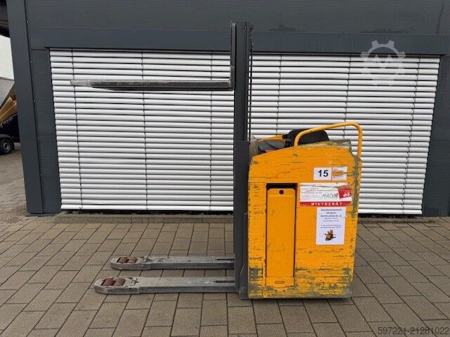 High lift pallet trucks sit-down Jungheinrich ESD 220