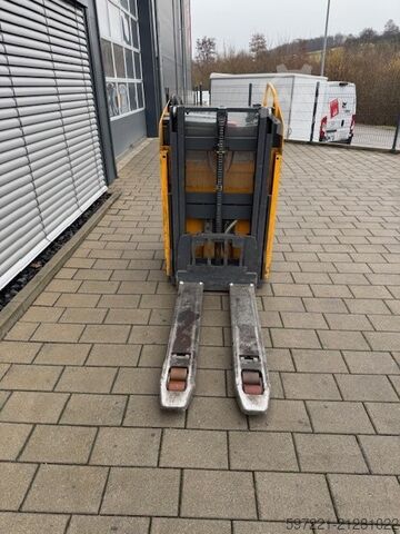 High lift pallet trucks sit-down Jungheinrich ESD 220